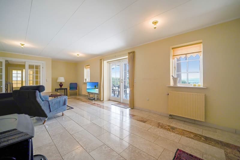 Exclusive Villa with Lake and Alpine View - on the South Slope of Lugnorre (8)