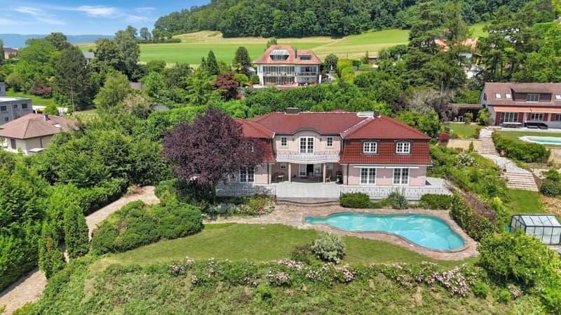 Exclusive Villa with Lake and Alpine View - on the South Slope of Lugnorre (2)