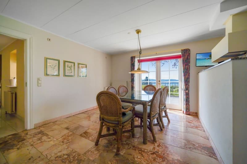 Exclusive Villa with Lake and Alpine View - on the South Slope of Lugnorre (11)