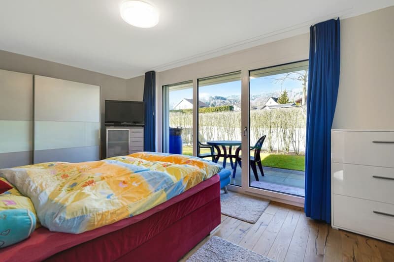 Modern, bright terrace apartment with large garden (9)