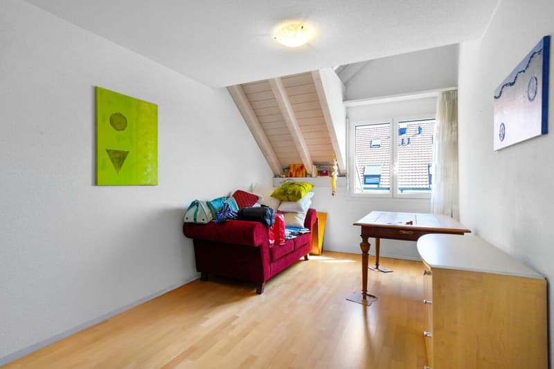 Spacious 5.5-room maisonette apartment in the heart of Studen (8)