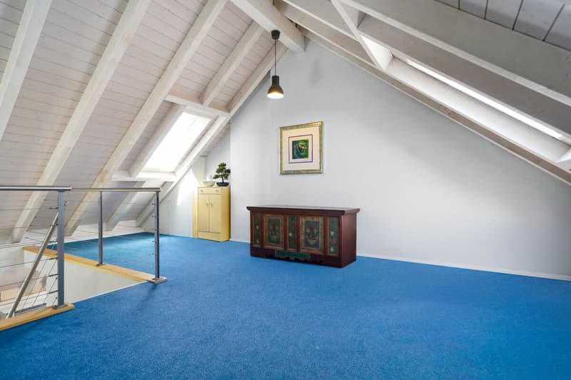 Spacious 5.5-room maisonette apartment in the heart of Studen (10)