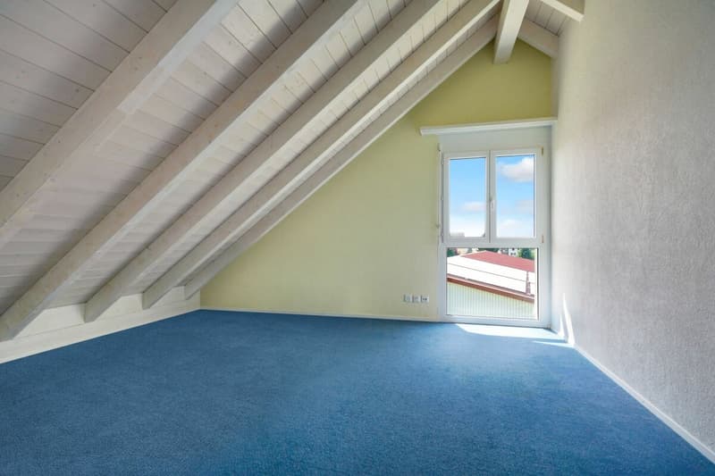 Spacious 5.5-room maisonette apartment in the heart of Studen (11)
