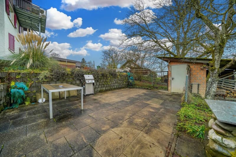 Fully rented multi-family house with 4 apartments, 5.4% gross return (12)