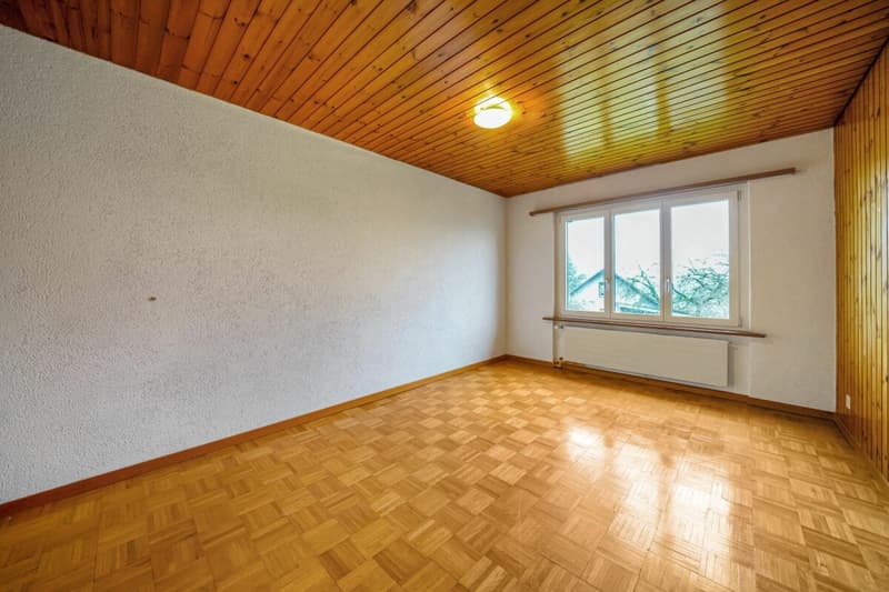 Fully rented multi-family house with 4 apartments, 5.4% gross return (5)