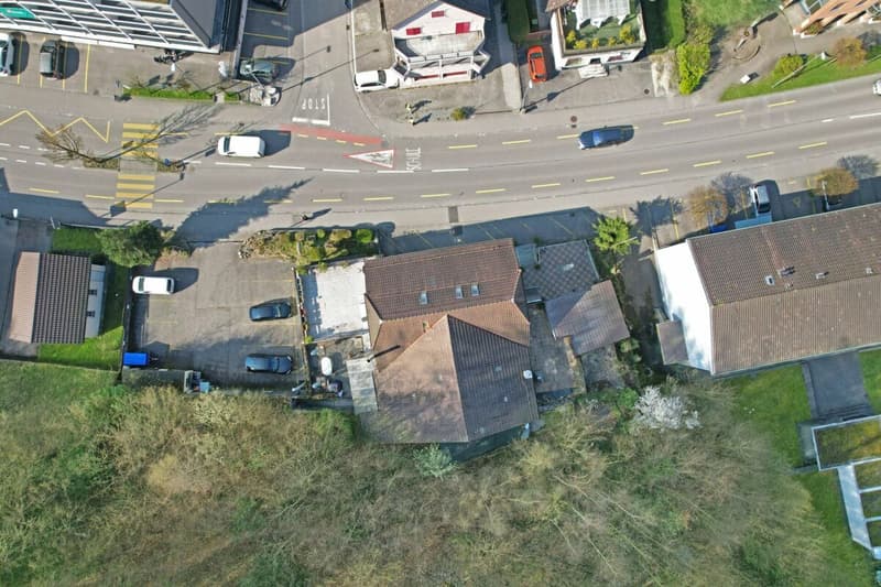 Attractive residential and commercial building with 5.3% return & development potential (4)