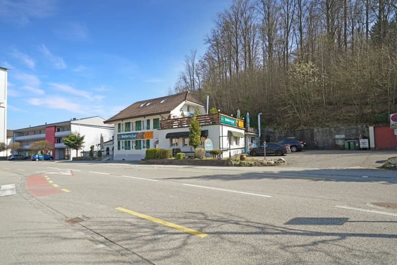 Attractive residential and commercial building with 5.3% return & development potential (3)