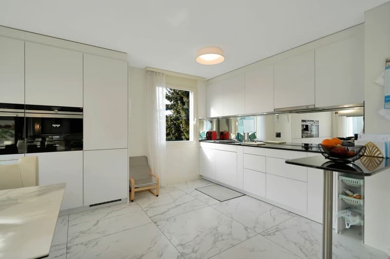 Newly valued 4.5-room apartment in top location in Flamatt (3)