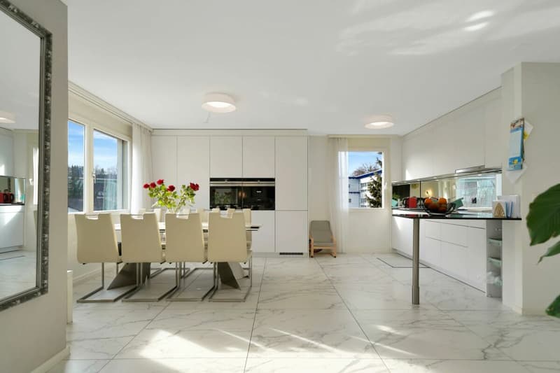 Newly valued 4.5-room apartment in top location in Flamatt (2)