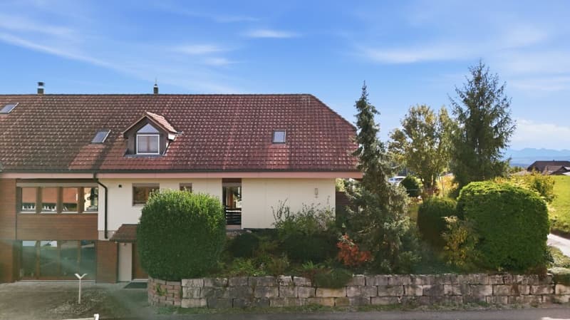 Weitläufiges Doppeleinfamilienhaus mit offenem Wohnkonzept (2)