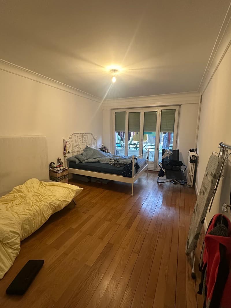 4 Pièces traversant avec balcon en plein centre Rive-Droite (4)