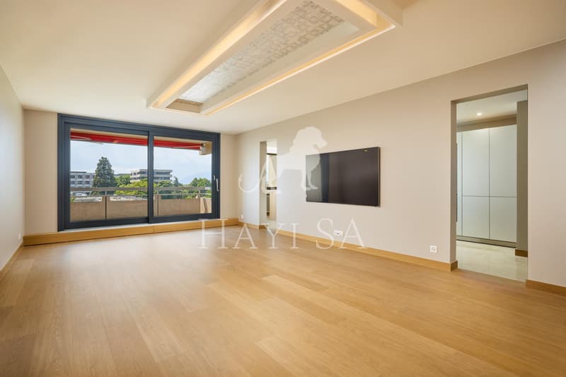 Luxueux appartement de 150m2 avec balcon et vue dominante (2)