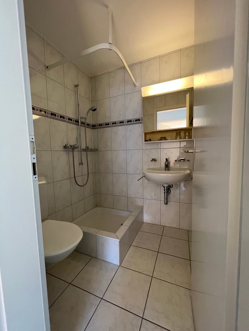 Apartment for seniors - Bright 3.5-room apartment with balcony facing southwest in the village center near Menzo Market (5)