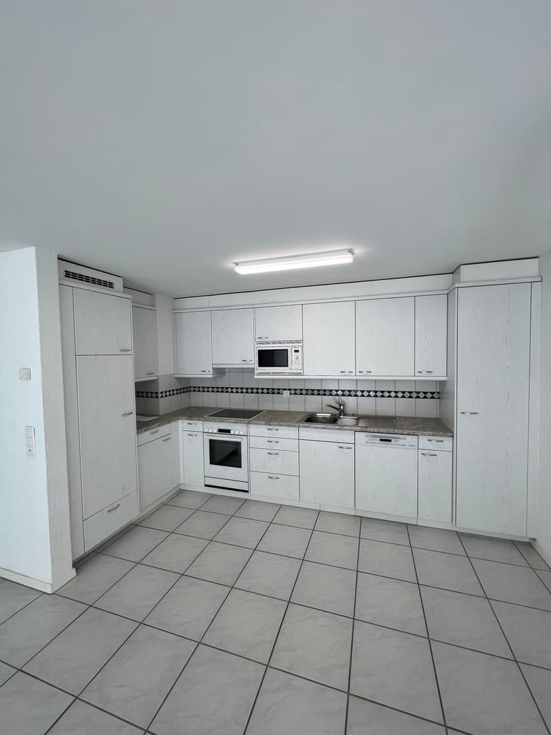 Apartment for seniors - Bright 3.5-room apartment with balcony facing southwest in the village center near Menzo Market (2)
