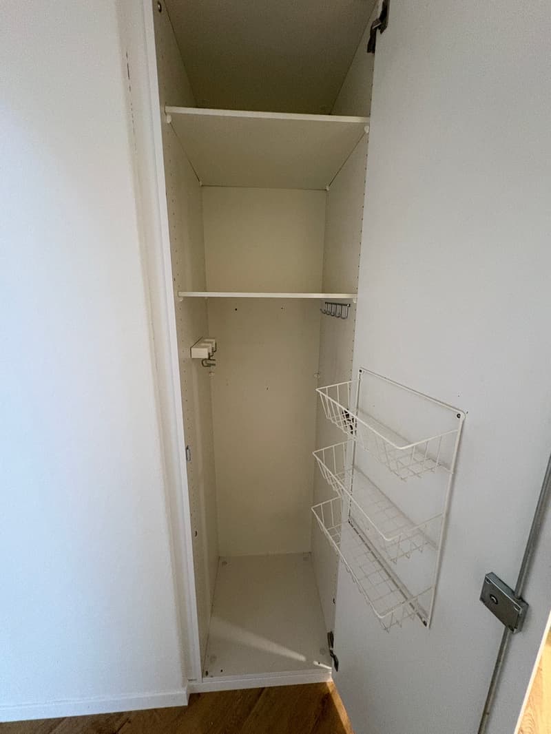 Appartamento mansardato unico di 4,5 locali con camino e bella vista a Menziken (14)