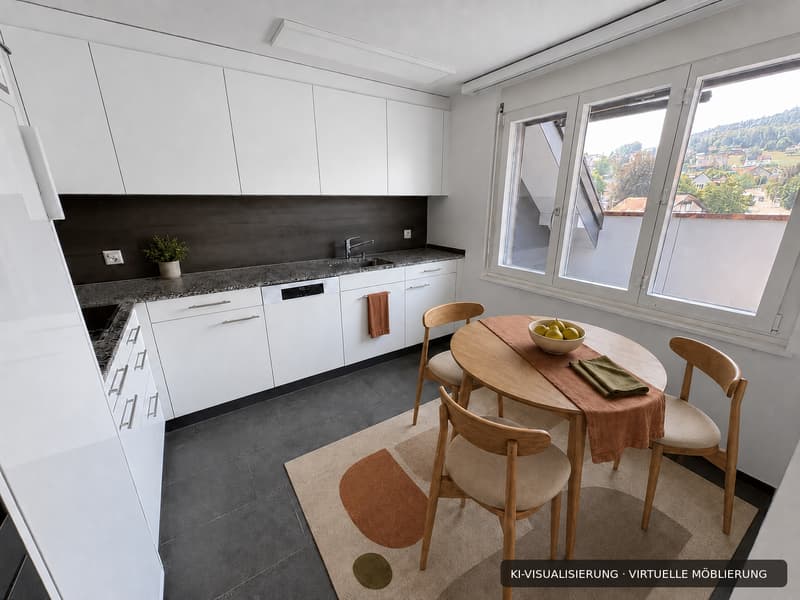 Renovierte 4.5-Zimmer-Dachwohnung mit Cheminée, Lift und Weitblick (2)
