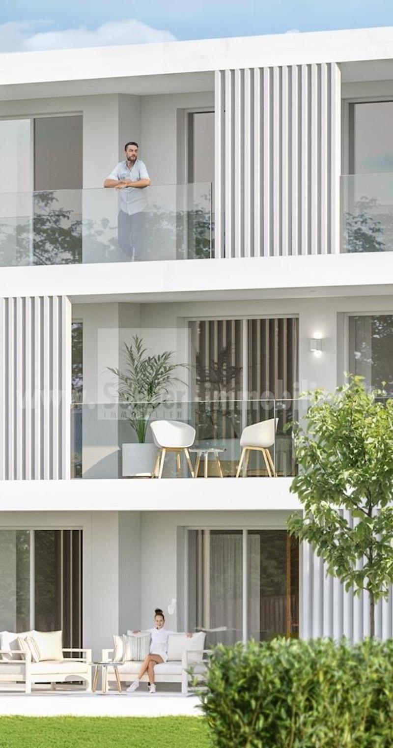The White Residence: Ihr exklusives Zuhause mit großzügigen Fenstern, modernem Komfort und grüner Oase. Entdecken Sie Ihre Kleine 3-Zimmer-Wohnung im Erdgeschoss – ein Lebensraum voller Freiheit. (1)