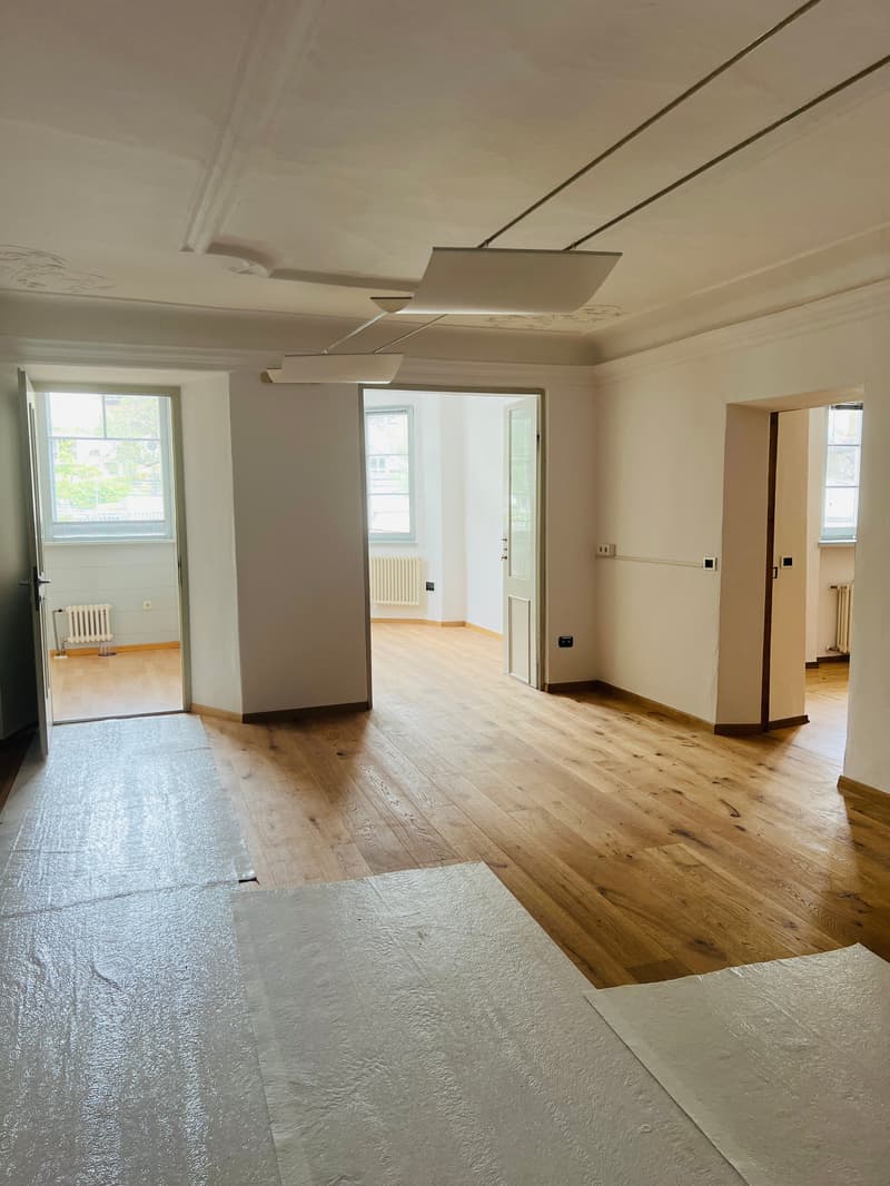 Großes einladendes Büro in einem historischen Gebäude in Brixen zu vermieten (2)