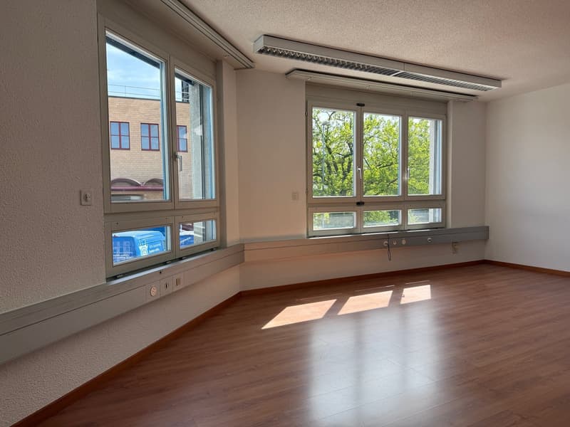 Bureaux modernes à Pratteln (5 pièces) - disponibles immédiatement (2)