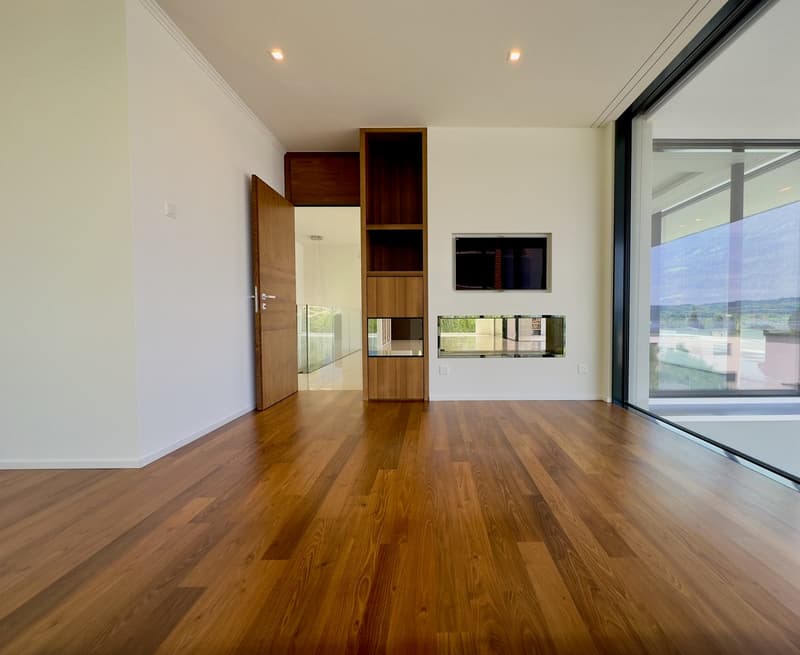 Exklusive 8.5-Zimmer-Villa mit Pool und Seeblick in Arth (8)