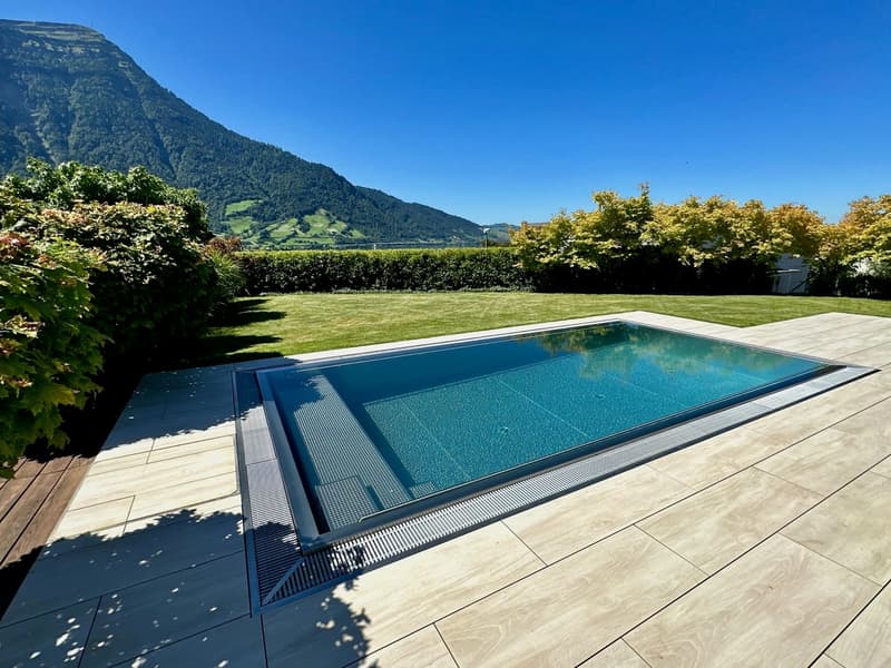 Exklusive 8.5-Zimmer-Villa mit Pool und Seeblick in Arth (14)