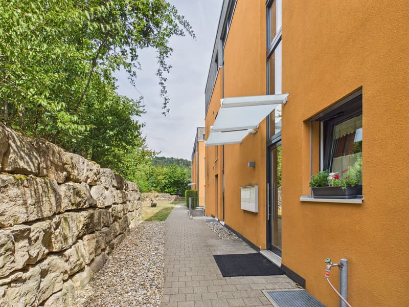 Modernes Wohnen mit Ausbaupotenzial in 3.5 Zimmer – Exklusive Eigentumswohnung in Zwingen (2)