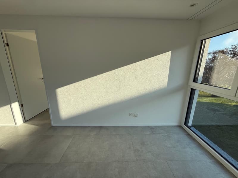 Appartement moderne 2.5 pièces à Reinach avec balcon et garage (11)