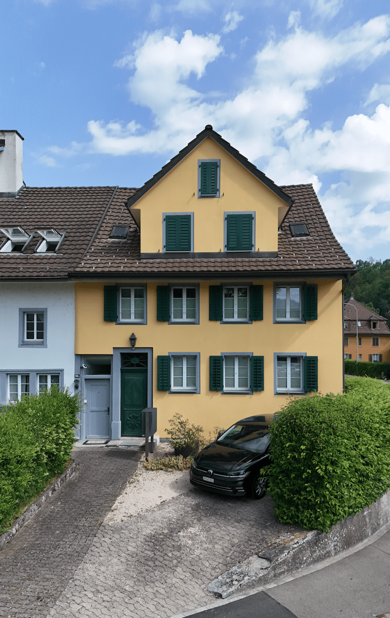 Historisches Wohnhaus im Dorfkern von Langnau am Albis