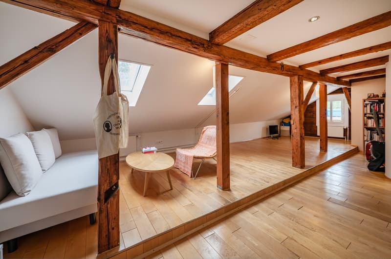 Historisches Mehrfamilienhaus mit drei Wohneinheiten in Langnau am Albis (9)