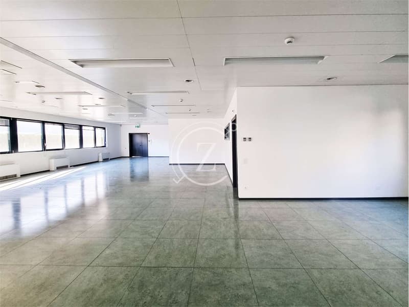 Nous louons un local administratif de 272,25 m² (2)