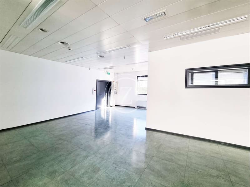 Nous louons un local administratif de 251 m² (2)