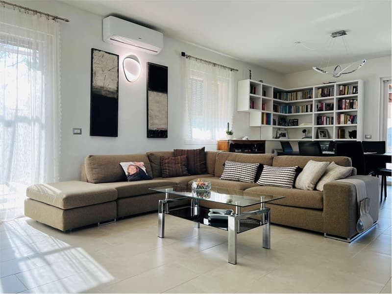 Villa for sale in Marchirolo (9)