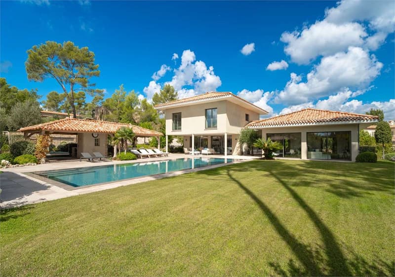 Villa de luxe dans le domaine de Terre Blanche. (1)