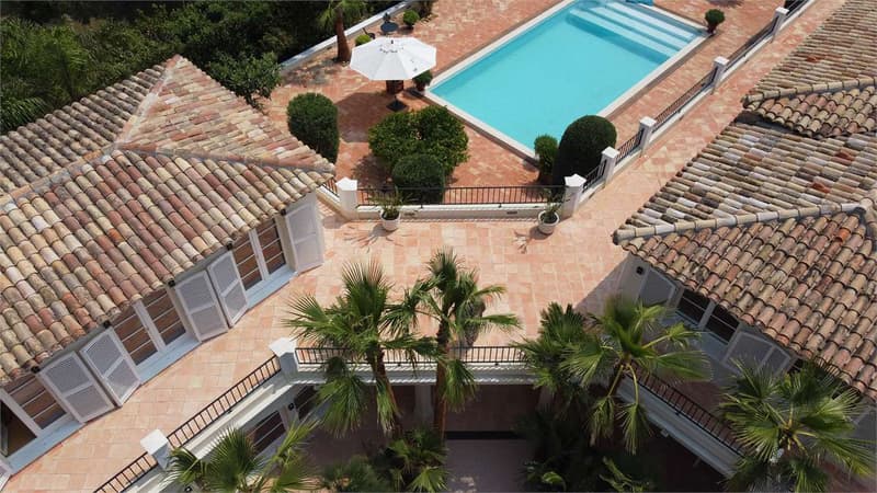 Maestosa ed eccezionale "Bastide" (3)