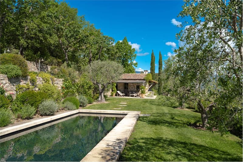 SPLENDIDO CASALE PROVENZALE CON VISTA PANORAMICA. (4)