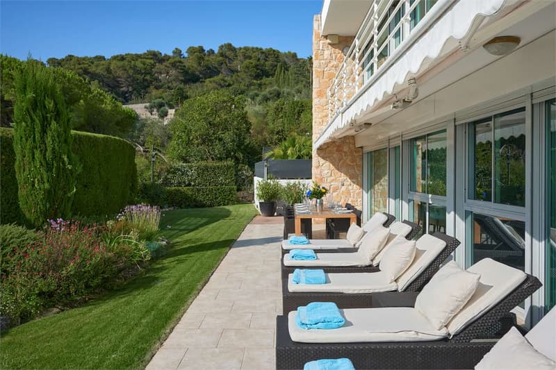 Villa dans une propriété privée avec vue sur mer (4)