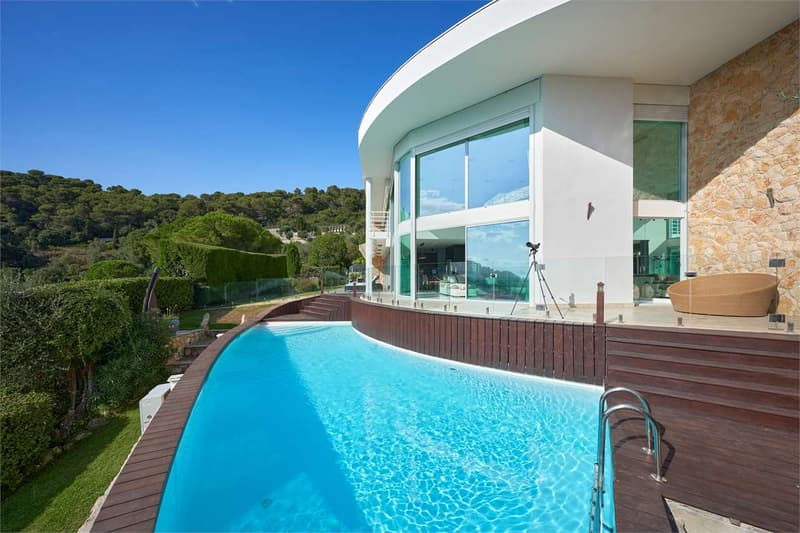 Villa dans une propriété privée avec vue sur mer (3)