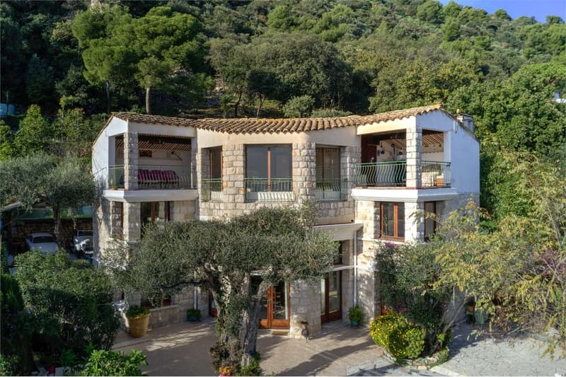 Villa de caractère dans un emplacement calme (4)