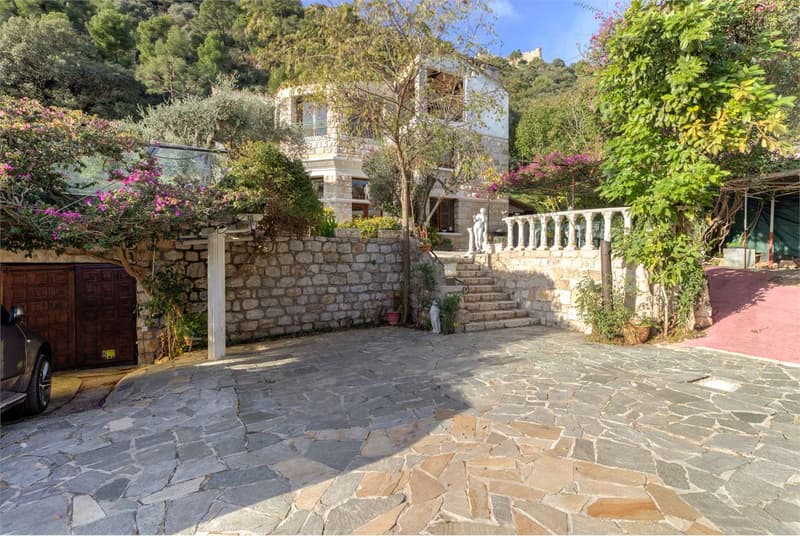 Villa de caractère dans un emplacement calme (12)