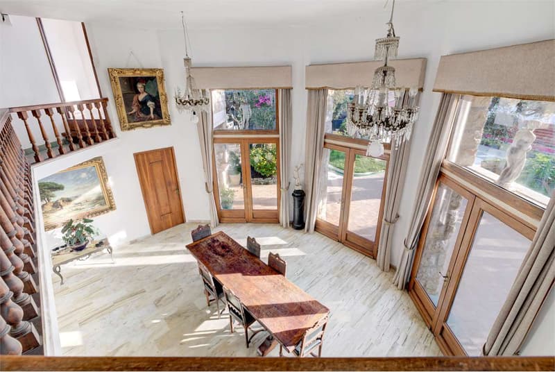 Villa de caractère dans un emplacement calme (5)