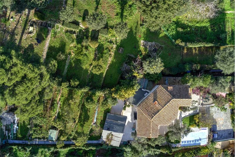 Villa de caractère dans un emplacement calme (3)