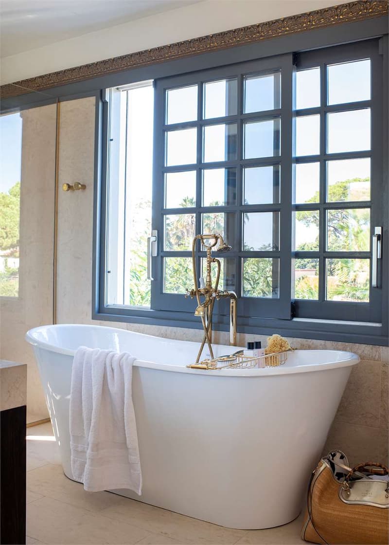 Villa de Cap d'Antibes dans un contexte exceptionnel (12)