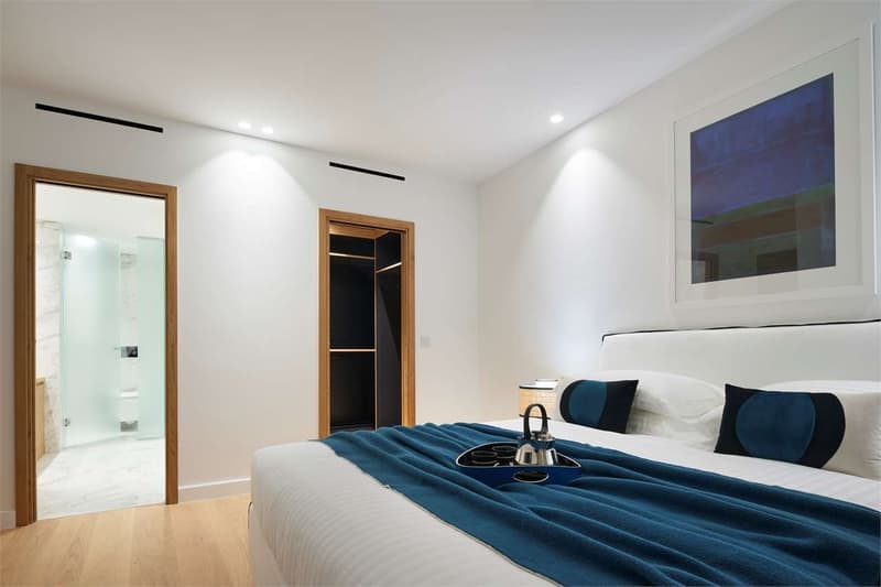 Penthouse with rooftop terrace and sea view (12)