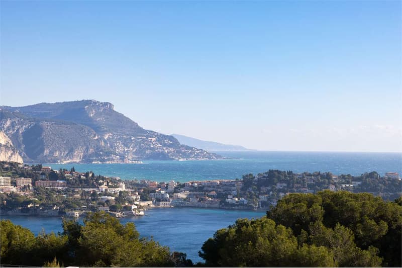 Villa donnant sur la baie de Villefranche (2)