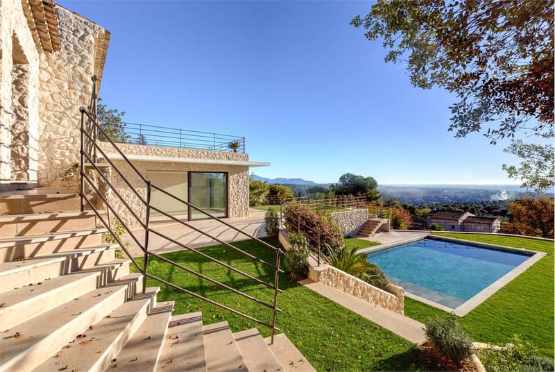 Villa neoprovenzale con magnifica vista sul mare (5)