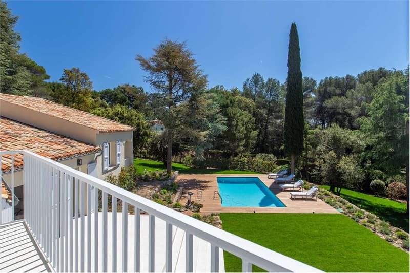 Villa lussuosamente ristrutturata con piscina (4)
