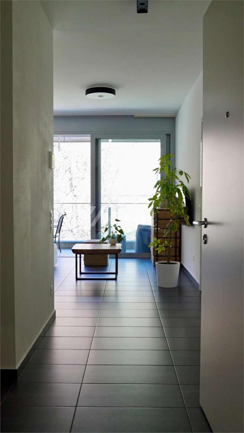 Modeste appartement mansardé de 2,5 pièces avec grande terrasse (4)