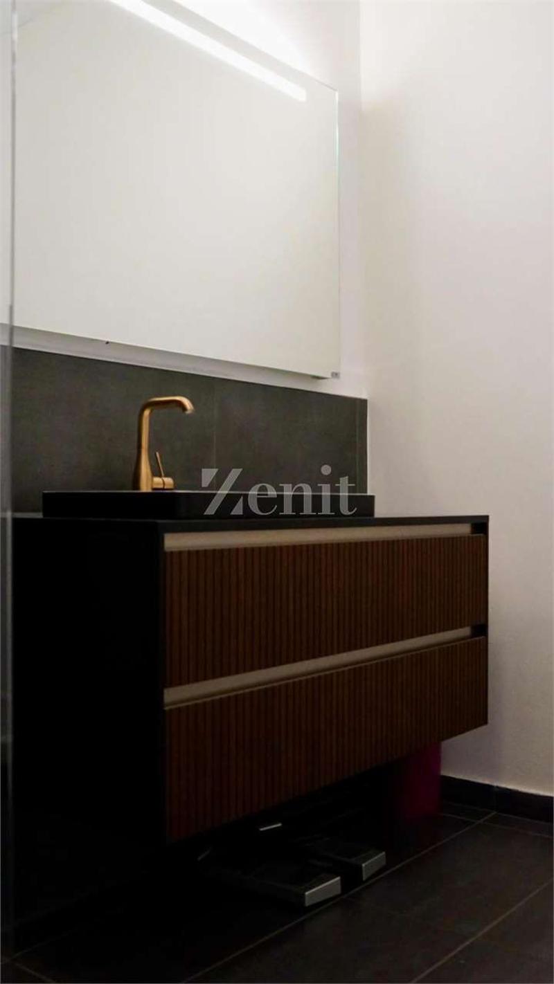 Modeste appartement mansardé de 2,5 pièces avec grande terrasse (8)