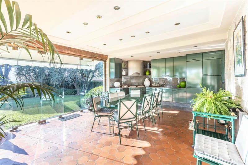 Prestigiosa Villa aus Sichtbeton - Wohnviertel in Fabron (10)