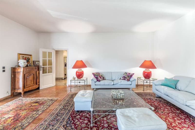 Prestigiosa Villa aus Sichtbeton - Wohnviertel in Fabron (7)